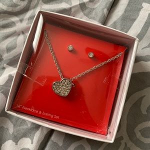 New necklace & earring set